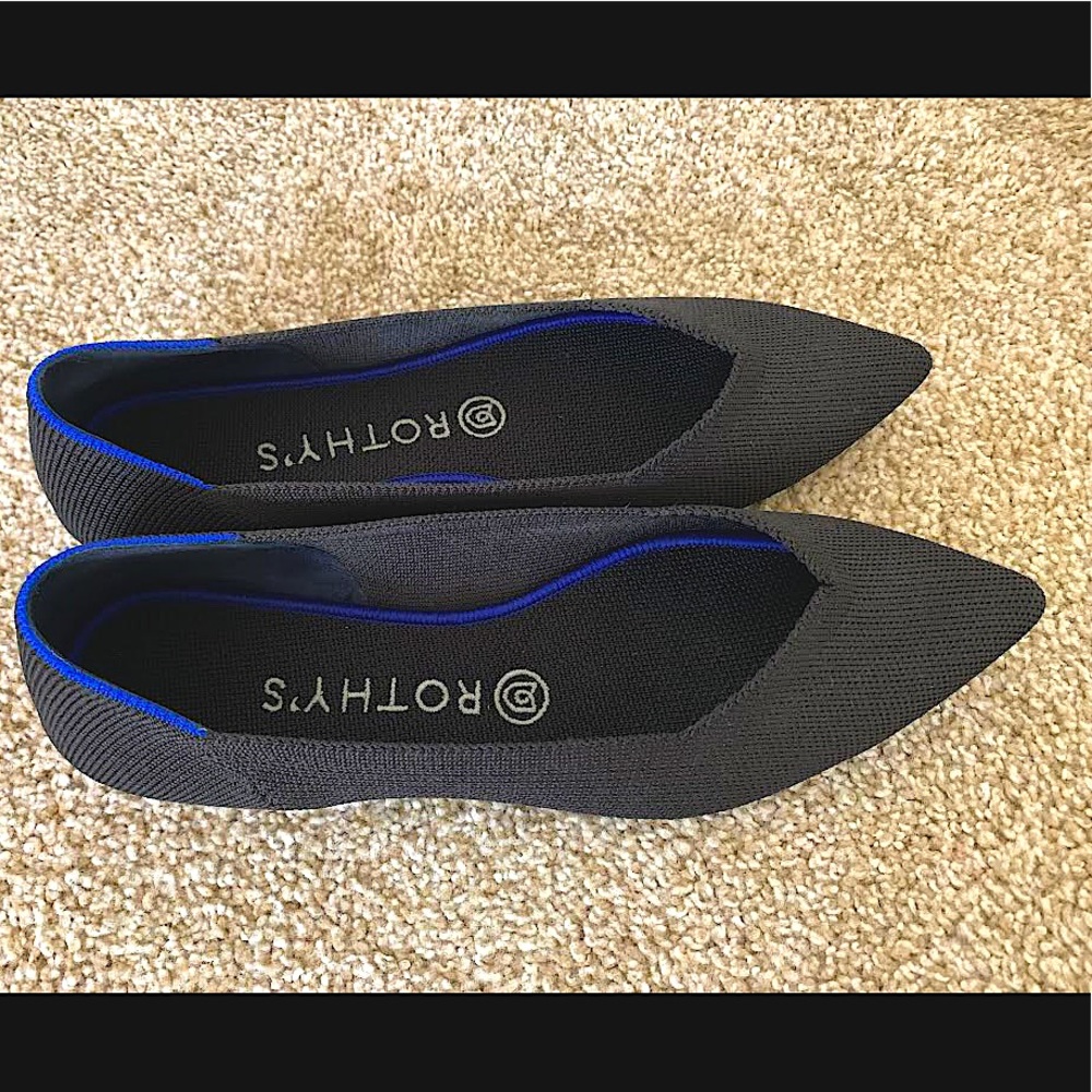 8.5 Rothy’s flats with pointed toe in black - like NEW